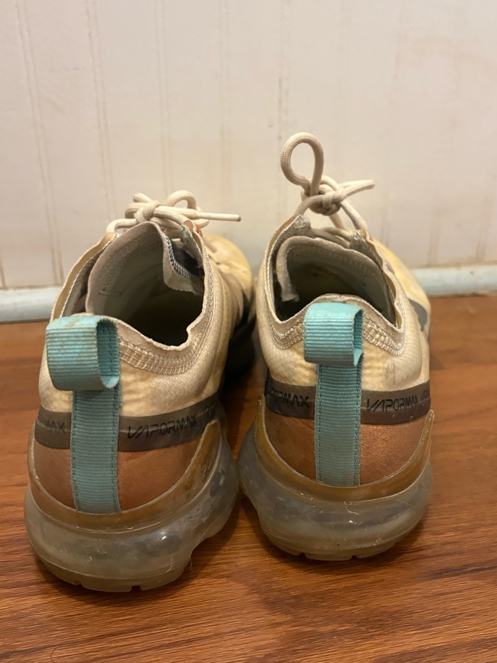 Nike Kids Sneakers in Beige, Tan & Aqua Pull Tabs